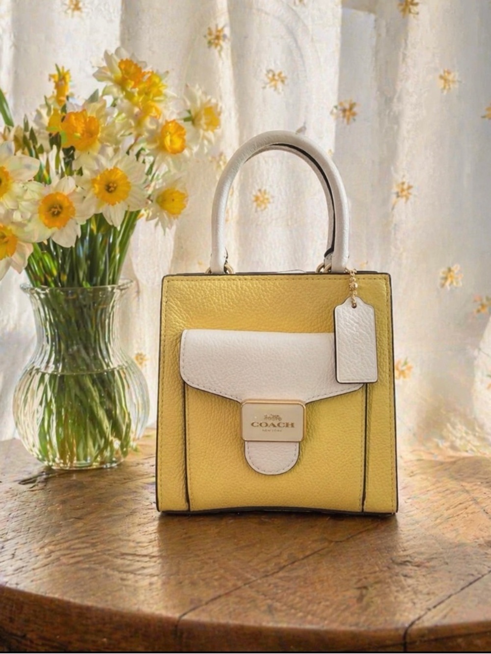 COACH Yellow & White Leather Mini Satchel with Gold Hardware😍😍😍😍